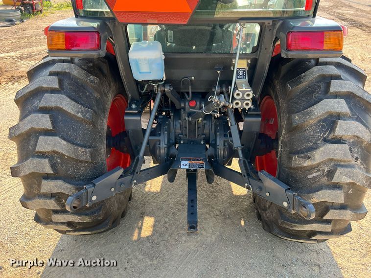 image for item II9202 Kubota MX6000  MFWD tractor