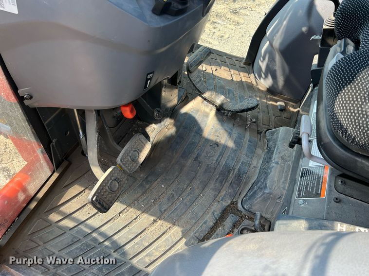 image for item II9202 Kubota MX6000  MFWD tractor