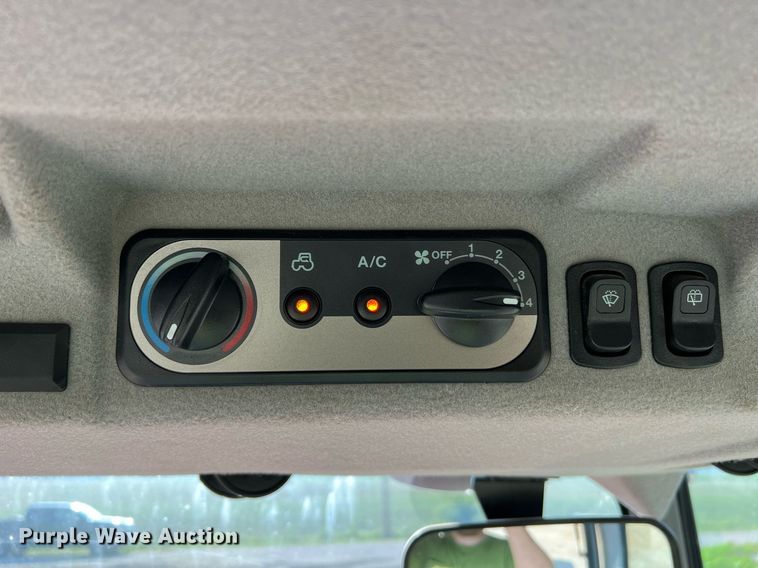 image for item II9202 Kubota MX6000  MFWD tractor