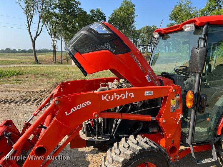 image for item II9202 Kubota MX6000  MFWD tractor