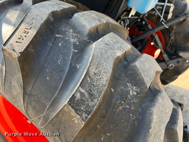 image for item II9202 Kubota MX6000  MFWD tractor