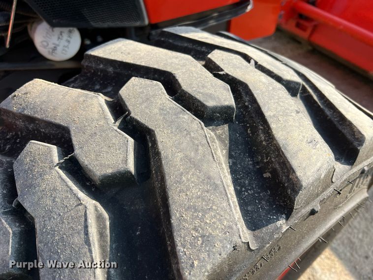 image for item II9202 Kubota MX6000  MFWD tractor