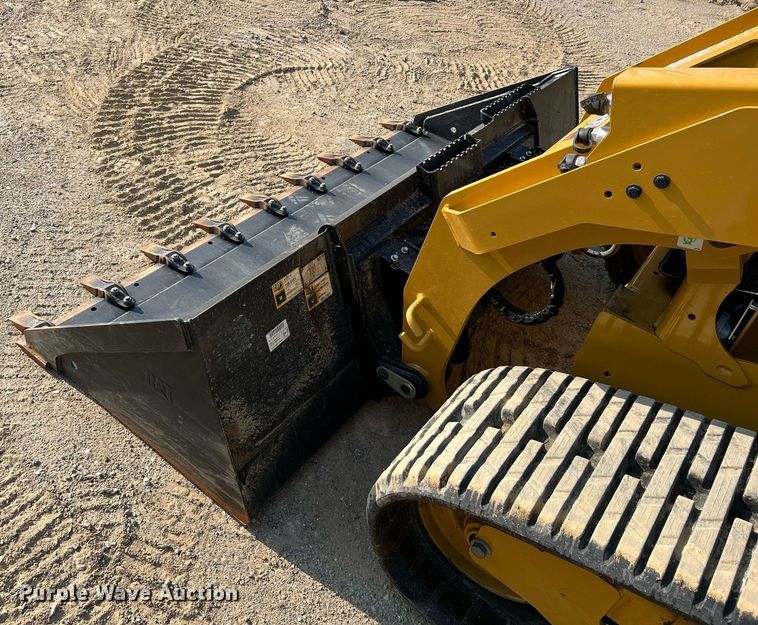 image for item II9203 2023 Caterpillar 289D3  tracked skid steer loader