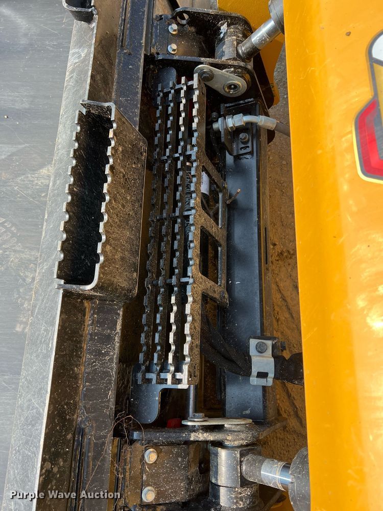 image for item II9203 2023 Caterpillar 289D3  tracked skid steer loader