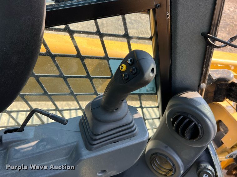 image for item II9203 2023 Caterpillar 289D3  tracked skid steer loader