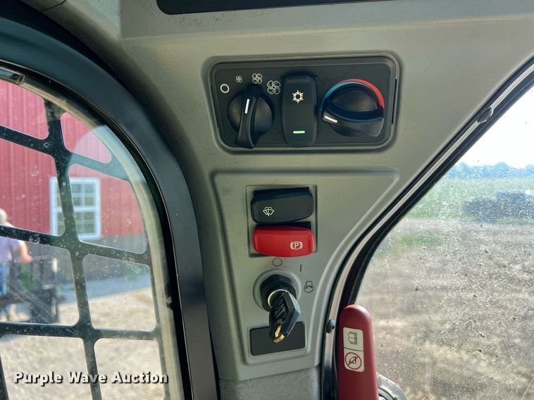 image for item II9203 2023 Caterpillar 289D3  tracked skid steer loader