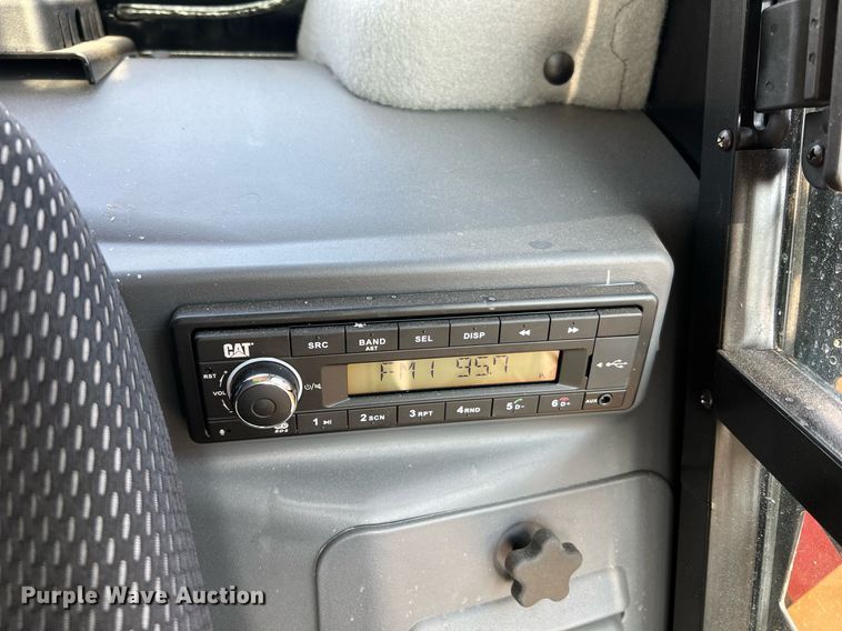 image for item II9203 2023 Caterpillar 289D3  tracked skid steer loader