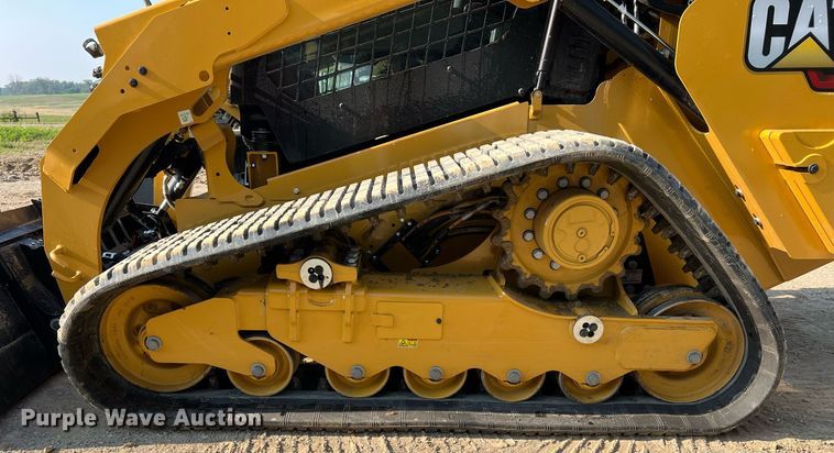 image for item II9203 2023 Caterpillar 289D3  tracked skid steer loader