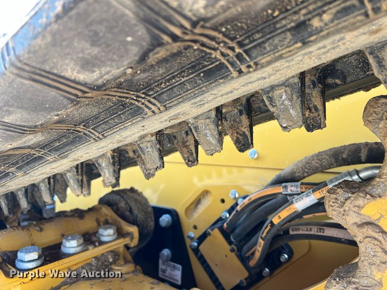 image for item II9203 2023 Caterpillar 289D3  tracked skid steer loader