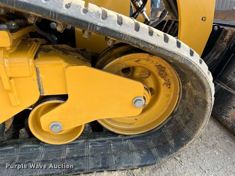 image for item II9203 2023 Caterpillar 289D3  tracked skid steer loader