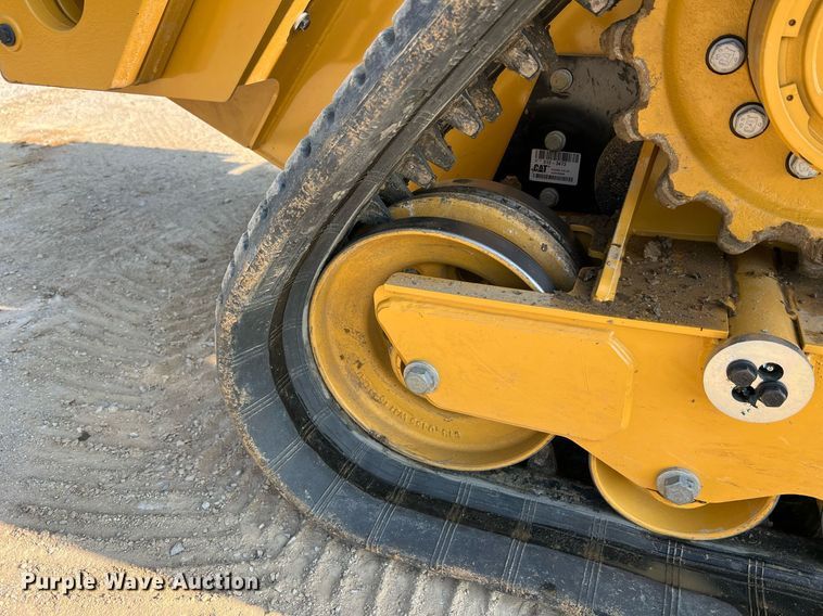 image for item II9203 2023 Caterpillar 289D3  tracked skid steer loader