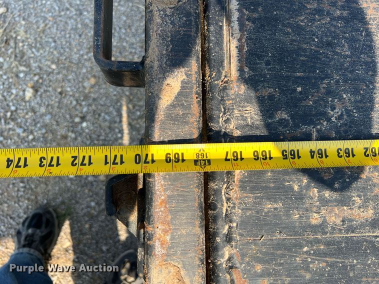 image for item II9204 2016 Big Tex 14LX-14BK7SIRPD  dump trailer