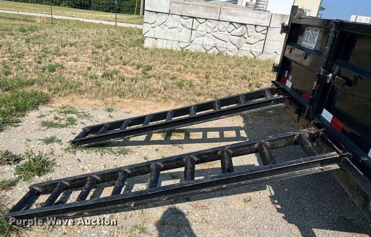 image for item II9204 2016 Big Tex 14LX-14BK7SIRPD  dump trailer