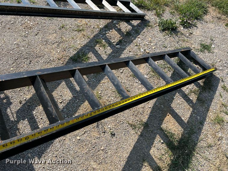 image for item II9204 2016 Big Tex 14LX-14BK7SIRPD  dump trailer