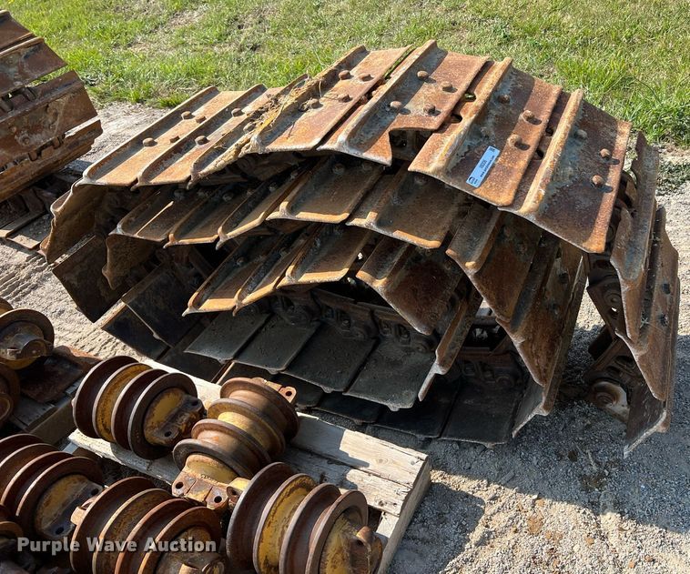 image for item II9206 Caterpillar  undercarriage parts