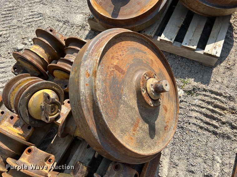 image for item II9206 Caterpillar  undercarriage parts