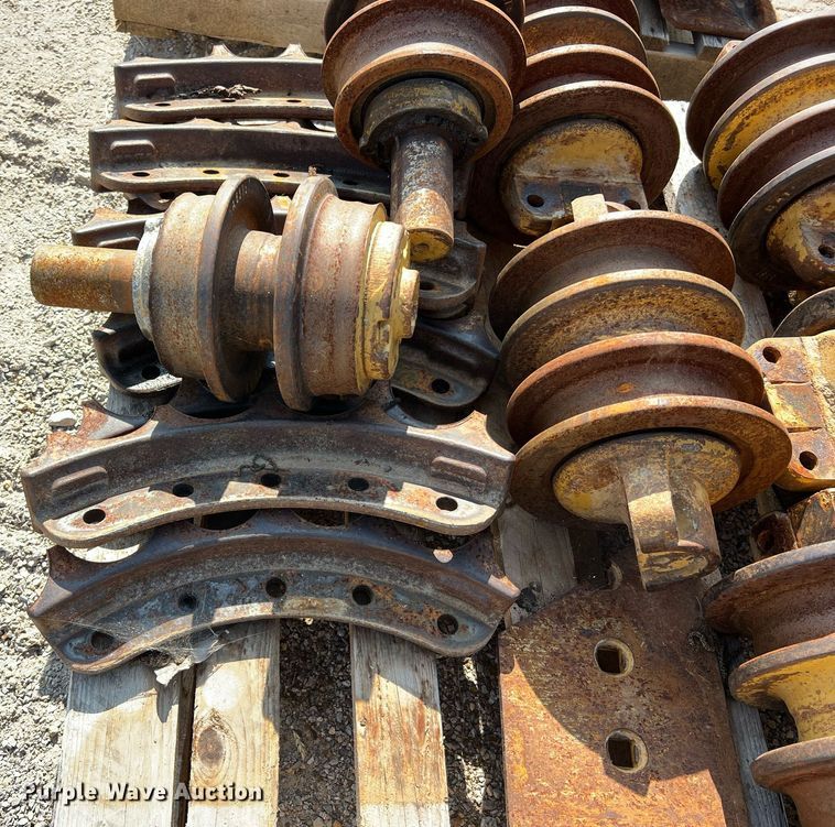 image for item II9206 Caterpillar  undercarriage parts