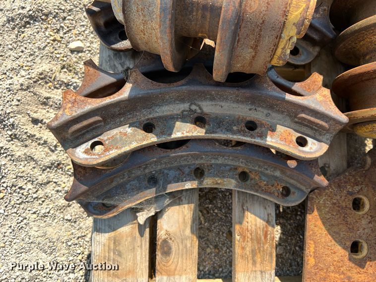image for item II9206 Caterpillar  undercarriage parts