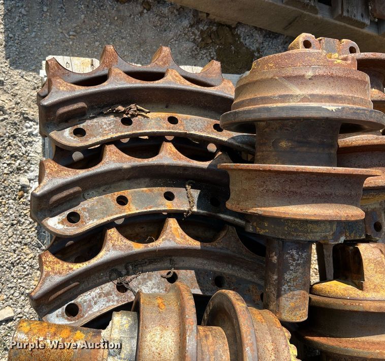 image for item II9206 Caterpillar  undercarriage parts