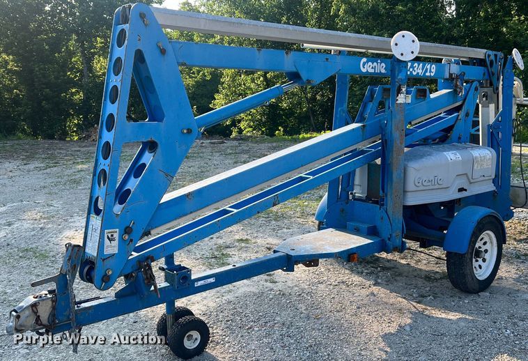 image for item II9210 2000 Genie TMZ-34/19  boom lift