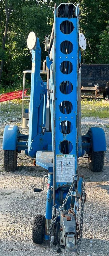 image for item II9210 2000 Genie TMZ-34/19  boom lift