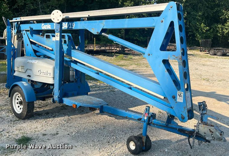 image for item II9210 2000 Genie TMZ-34/19  boom lift