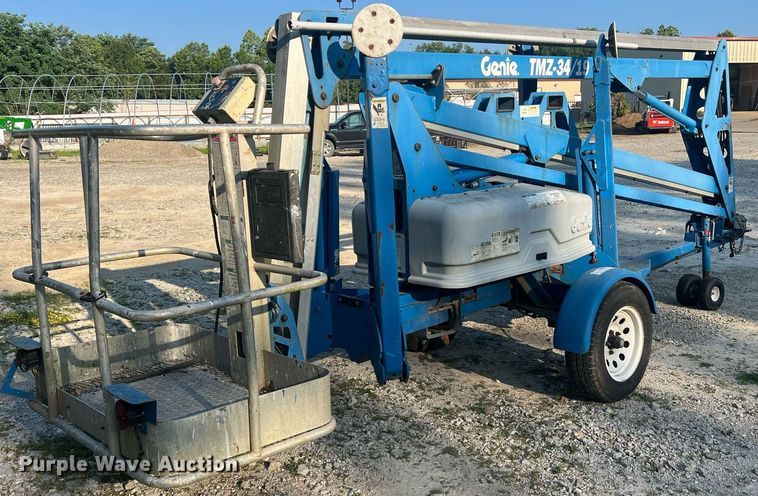 image for item II9210 2000 Genie TMZ-34/19  boom lift