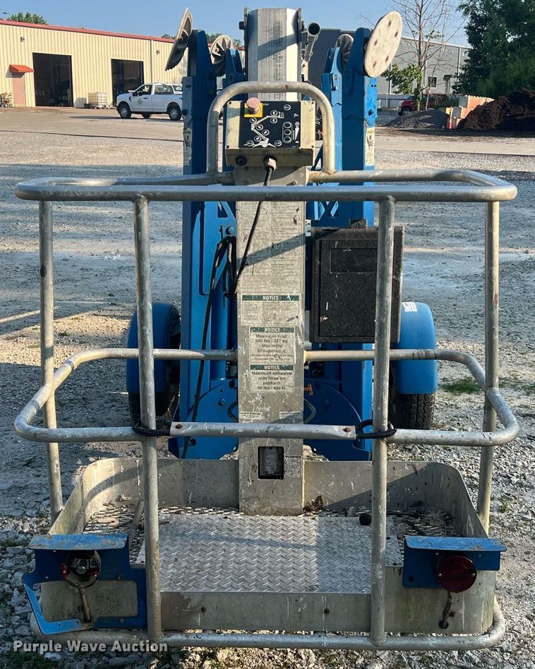 image for item II9210 2000 Genie TMZ-34/19  boom lift