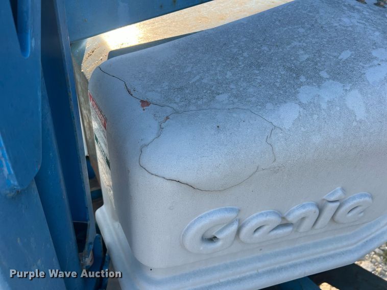 image for item II9210 2000 Genie TMZ-34/19  boom lift