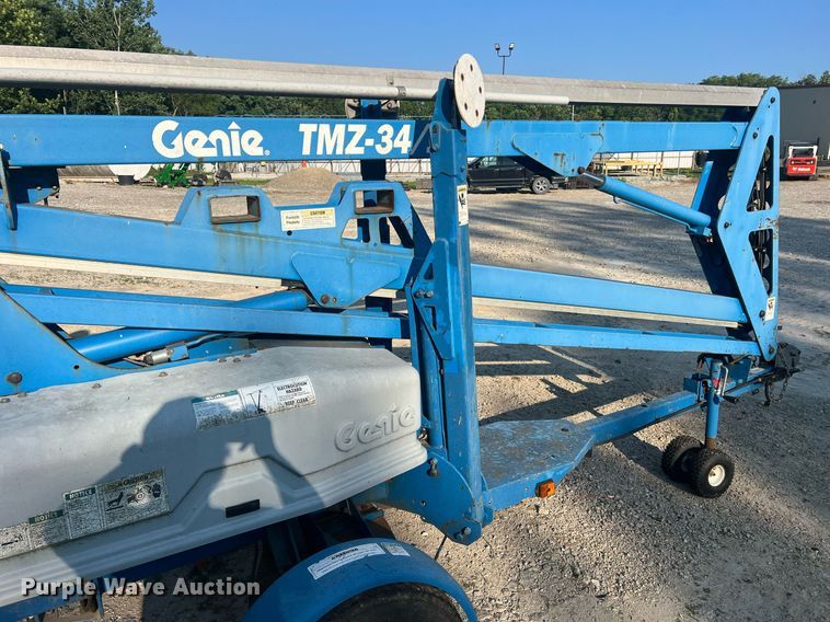 image for item II9210 2000 Genie TMZ-34/19  boom lift