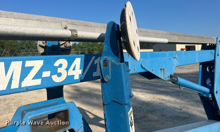 image for item II9210 2000 Genie TMZ-34/19  boom lift