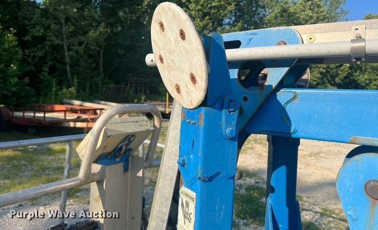 image for item II9210 2000 Genie TMZ-34/19  boom lift