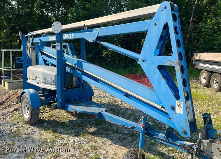 image for item II9210 2000 Genie TMZ-34/19  boom lift