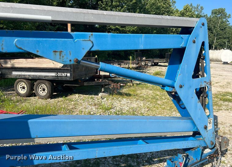 image for item II9210 2000 Genie TMZ-34/19  boom lift