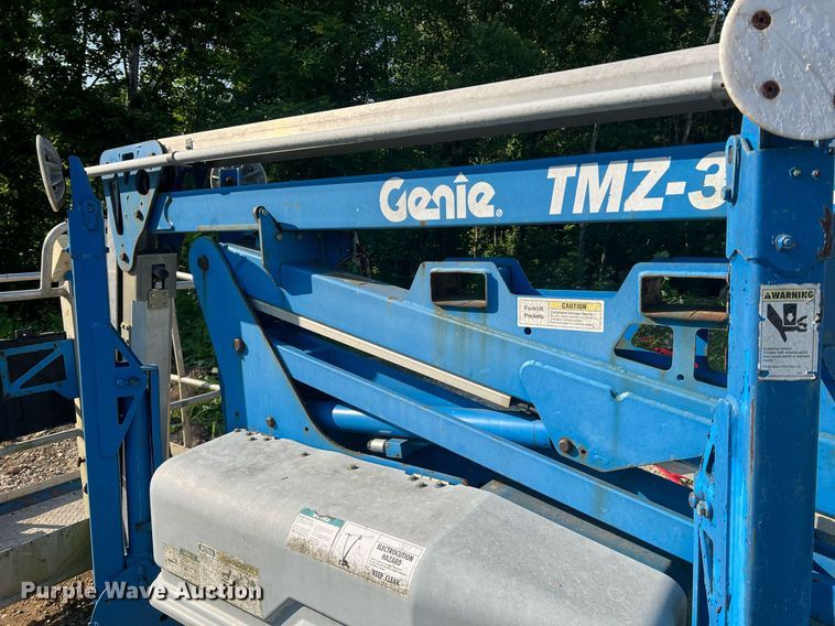 image for item II9210 2000 Genie TMZ-34/19  boom lift