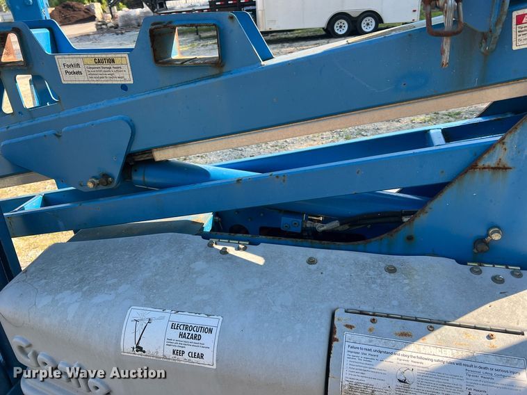 image for item II9210 2000 Genie TMZ-34/19  boom lift