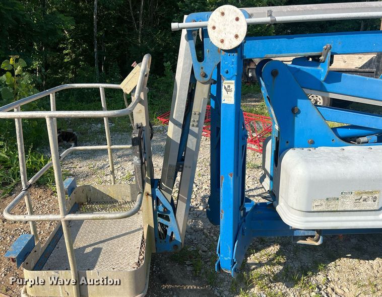 image for item II9210 2000 Genie TMZ-34/19  boom lift