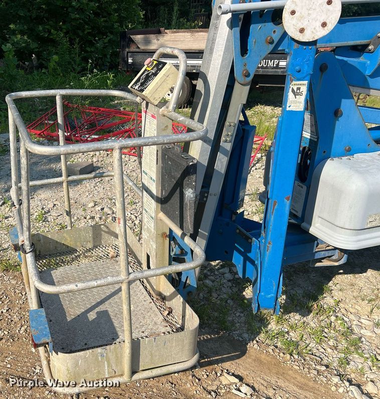 image for item II9210 2000 Genie TMZ-34/19  boom lift