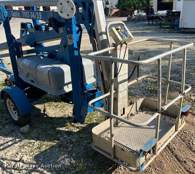 image for item II9210 2000 Genie TMZ-34/19  boom lift