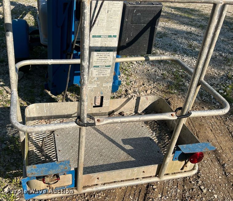 image for item II9210 2000 Genie TMZ-34/19  boom lift