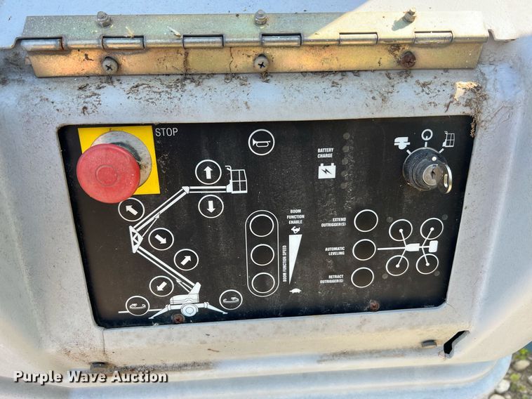 image for item II9210 2000 Genie TMZ-34/19  boom lift