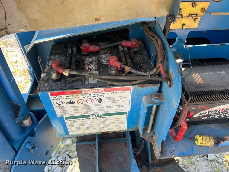 image for item II9210 2000 Genie TMZ-34/19  boom lift