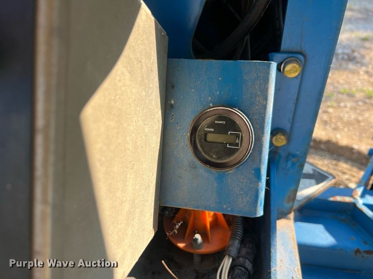 image for item II9210 2000 Genie TMZ-34/19  boom lift