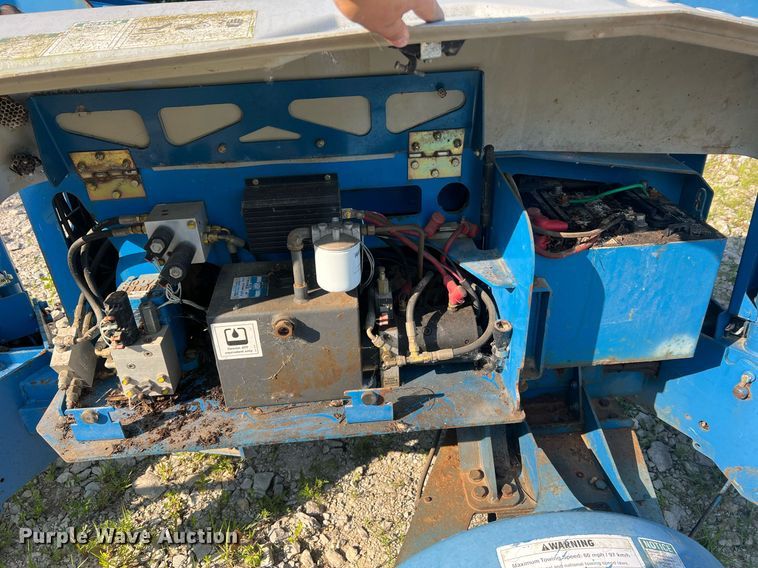 image for item II9210 2000 Genie TMZ-34/19  boom lift