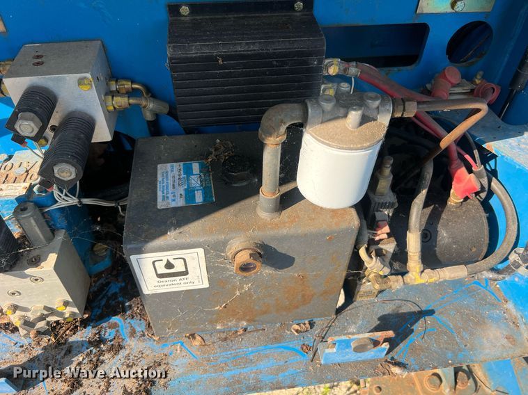 image for item II9210 2000 Genie TMZ-34/19  boom lift