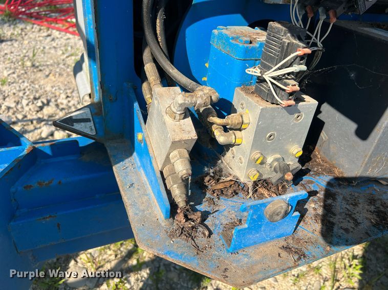 image for item II9210 2000 Genie TMZ-34/19  boom lift