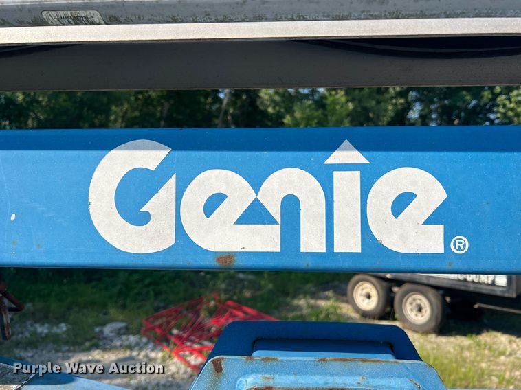 image for item II9210 2000 Genie TMZ-34/19  boom lift