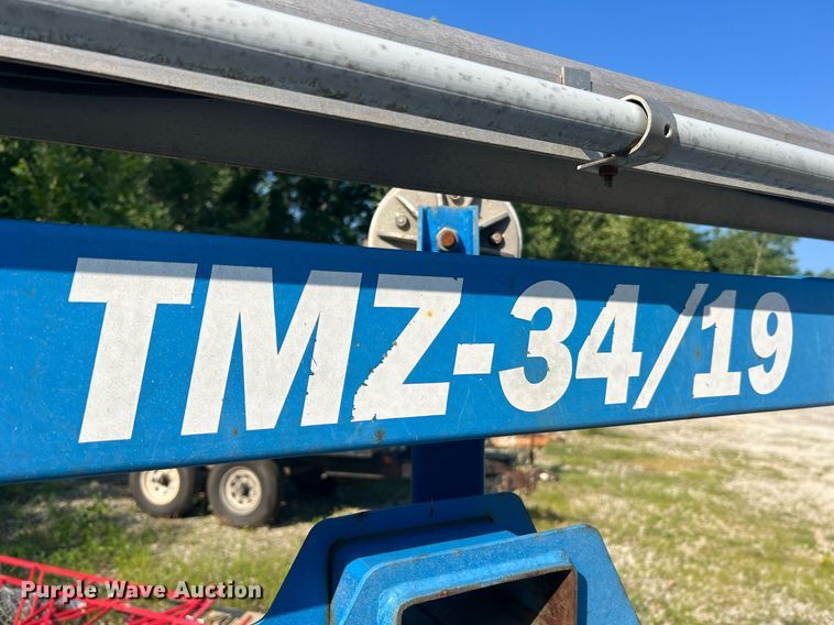 image for item II9210 2000 Genie TMZ-34/19  boom lift