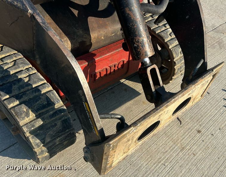 image for item II9211 2007 Toro Dingo TX420  compact utility loader