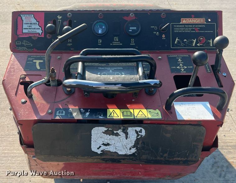 image for item II9211 2007 Toro Dingo TX420  compact utility loader